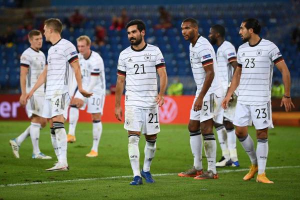 Barisan pemain Jerman nyata kecewa selepas sekadar seri 1-1 dengan Switzerland awal pagi tadi.