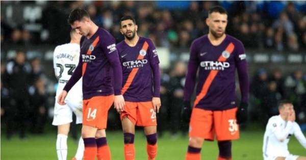 Manchester City mengesahkan dua pemain The Citizens, Riyad Mahrez dan Aymeric Laporte kini menjalani kuarantin selepas positif pandemik Covid-19