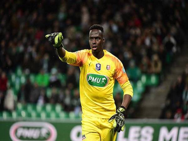 Prestasi cemerlang Mendy bersama Rennes mendapat perhatian Chelsea.