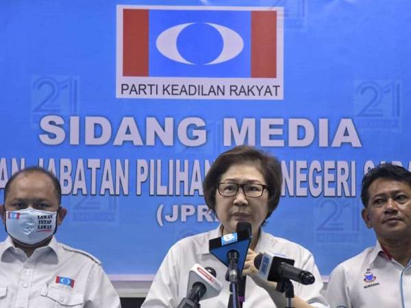 Christina pada sidang media selepas menyampaikan watikah kepada calon yang bertanding PRN di Ibu Pejabat PKR Sabah hari ini.