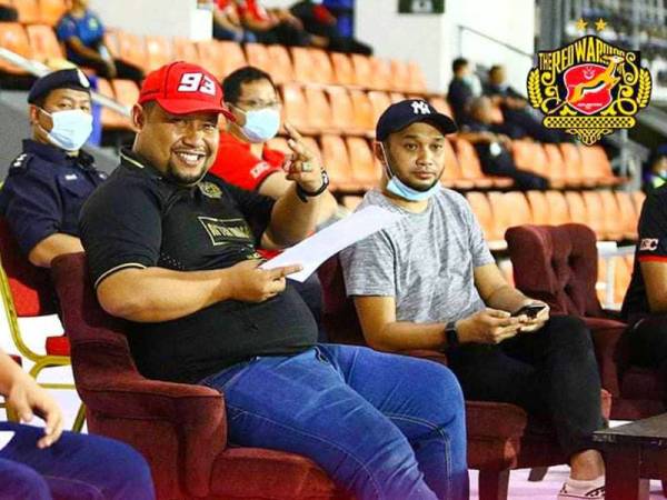 Norizam turun padang memberikan sokongan padu pada aksi Liga Premier Kelantan menentang Kuching FA di Sarawak baru-baru ini. - Foto TRW Kelantan FC