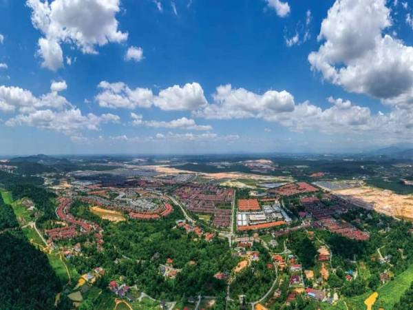 Pembangunan projek hartanah Glomac di Bandar Saujana Utama.