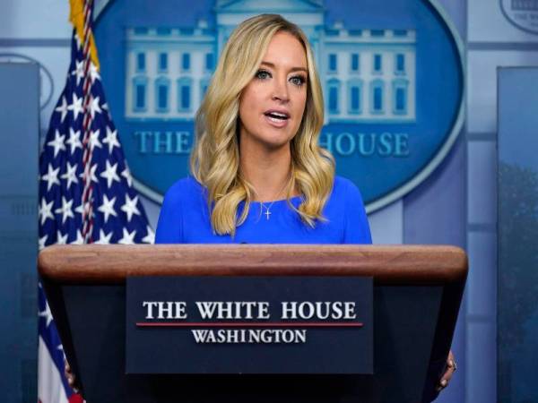 Setiausaha Media kepada Trump, Kayleigh McEnany menjadi individu terbaharu yang disahkan positif Covid-19. - Foto Agensi