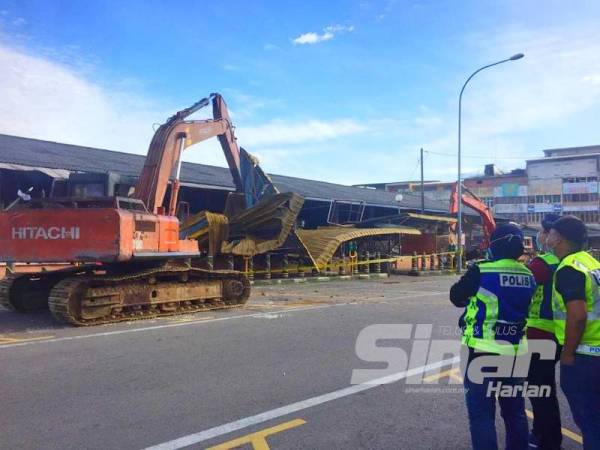 Pembekal kecewa Pasar Besar Pasir Puteh diroboh