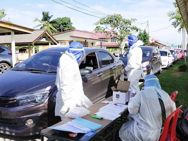 Saringan bermula jam 9 pagi dilakukan di dua lokasi iaitu Sekolah Kebangsaan (SK) Sungai Manggis dan Sekolah Menengah Kebangsaan (SMK) Sungai Manggis