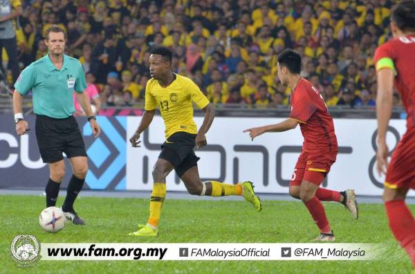 Pemain naturalisasi pertama negara, Mohamadou Sumareh yang baru berhijrah ke Liga Satu Thailand, Police Tero FC akan terus mewakili Harimau Malaya.