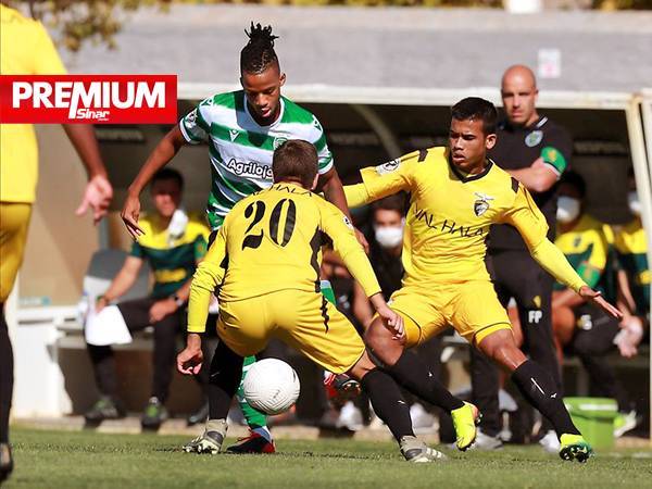 Aksi Safawi ketika menentang Sporting Lisbon dalam aksi Liga Revelacao B-23 di Stadium Dois Irmaos. Foto: FB PortimonenseFUTEBOLSAD