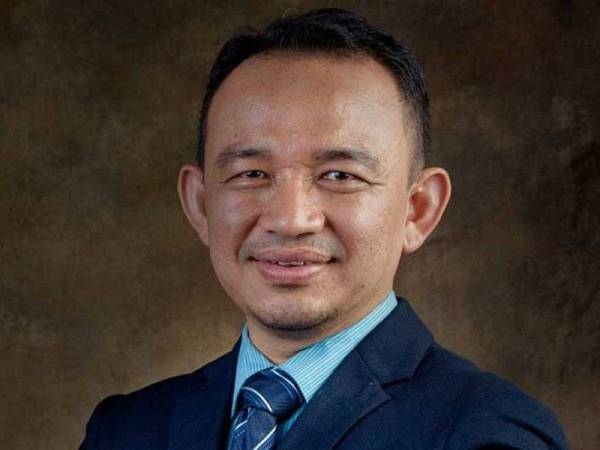 Maszlee menghantar satu usul di bawah Peraturan 90(2) untuk menggantung sementara kuat kuasa Peraturan 15(1) & beberapa peraturan mesyuarat lain yang berkaitan supaya PM tidak lagi boleh berselindung di sebalik teknikal undang-undang.