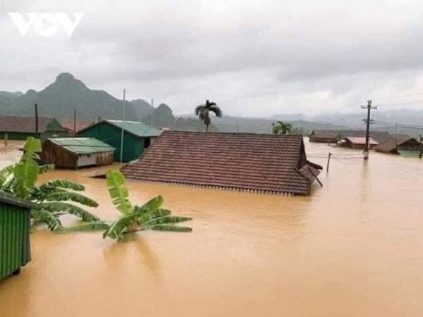 Lapan daerah di wilayah tengah Savannakhet, Loas, dilanda banjir buruk.