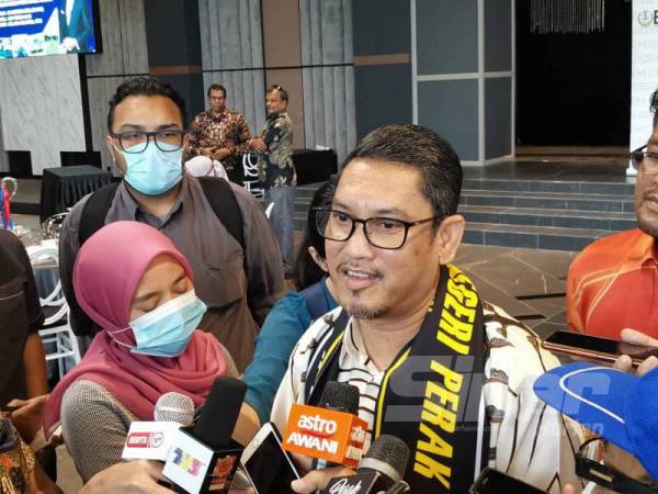 Ahmad Faizal ketika ditemui pemberita pada Majlis Penyampaian Insentif Kemenangan Sukan Hoki dan Kriket Negeri Perak hari ini.