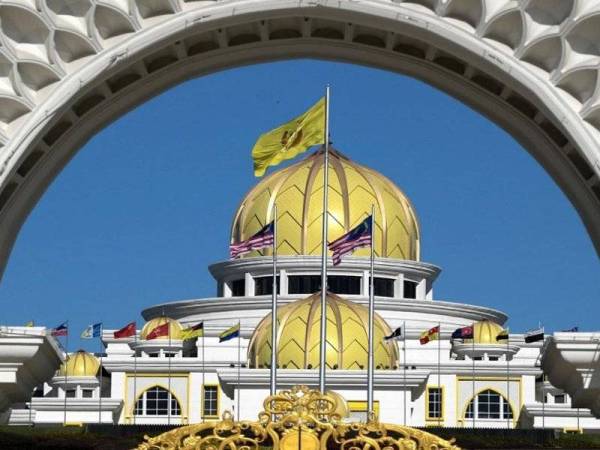 Istana Negara, dalam satu kenyataan hari ini memaklumkan Al-Sultan Abdullah akan mengadakan rundingan dengan Raja-Raja Melayu di Istana Negara dalam masa terdekat bagi membincangkan cadangan dikemukakan Muhyiddin. - Foto Bernama