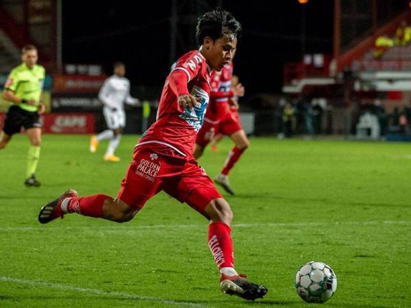 Luqman Hakim melakar sejarah apabila muncul pemain Malaysia pertama membuat penampilan di liga utama Eropah ketika diturunkan sebagai pemain gantian ketika perlawanan menentang RSC Anderlecht pada Sabtu. - Foto Team Malaysia