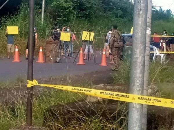 Sebahagian penduduk Taman Semarak di Tawau hari ini berkumpul di kawasan pagar berkawat untuk meluahkan perasaan berhubung kesukaran mereka mendapatkan bekalan makanan di kawasan PKPD.