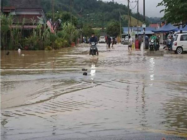 Gambar tular mengenai keadaan banjir semalam.