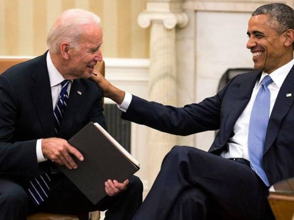 Barack Obama mengucapkan tahniah kepada calon Demokrat, Joe Biden yang kini sah menjadi Presiden AS yang baharu. - Foto FB Barack Obama