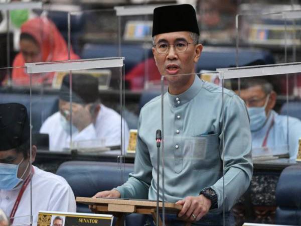 Tengku Zafrul ketika membentangkan Belanjawan 2021 di Dewan Rakyat semalam.