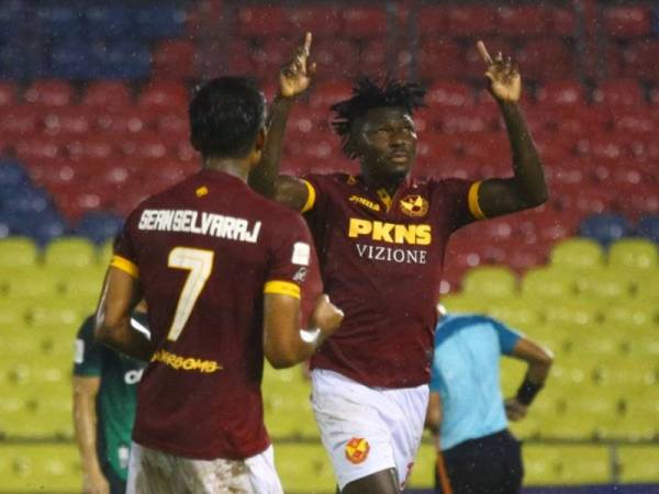 Ifedayo meraikan jaringannya ketika menentang Melaka United di Stadium Hang Jebat malam semalam. Foto: FB Selangor FC