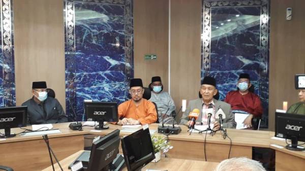 Johor benarkan solat Jumaat, fardu sepanjang PKPB