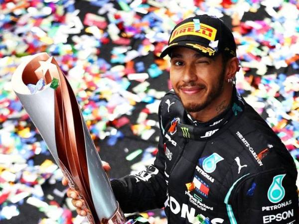 Hamilton muncul juara GP Turki di Istanbul Park sebentar tadi.