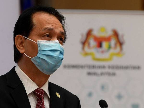 Ketua Pengarah Kesihatan Tan Sri Dr Noor Hisham Abdullah mengadakan sidang media harian berkaitan jangkitan Covid-19 di Kementerian Kesihatan hari ini. -Foto Bernama