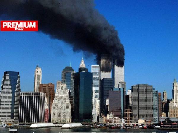 Kumpulan Al-Qaeda terkenal kerana pernah melakukan serangan ke atas dua bangunan World Trade Centre di New York dengan menggunakan dua buah pesawat sehingga mengorbankan kira-kira hampir 3,000 orang pada 11 September 2001. - Foto AFP