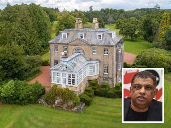 Tony menjual hartanahnya di Ayrshire, Scotland bernilai 2.5 juta pound (RM13.55 juta). - Foto Savills (Gambar kecil:Tony Fernandes)