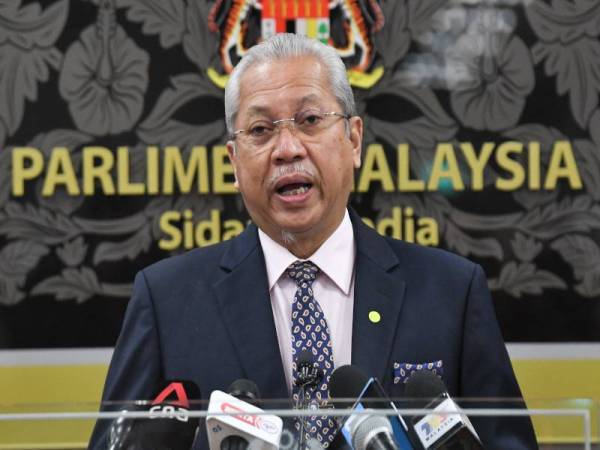 Annuar pada sidang akhbar pada Mesyuarat Ketiga Penggal Ketiga Parlimen ke-14 di Dewan Rakyat di Bangunan Parlimen, Kuala Lumpur hari ini. - Foto Bernama