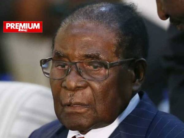 Bekas Presiden Zimbabwe, Robert Mugabe meletakkan jawatan ekoran tindakan tentera mengambil alih kuasa di negaranya. - Foto AFP