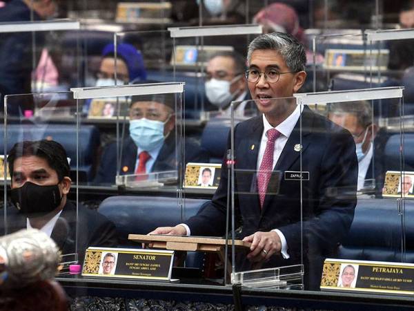 Menteri Kewangan, Tengku Datuk Seri Zafrul Tengku Abdul Aziz kelihatan berucap pada mesyuarat ketiga Penggal Ketiga Parlimen ke-14 di Bangunan Parlimen hari ini.  - Foto Bernama