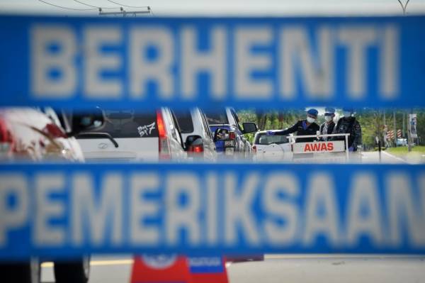 Seramai 16,300 penduduk di kawasan Tongkang Pecah, Batu Pahat terlibat perlaksanaan Perintah Kawalan Pergerakan Bersyarat (PKPB) yang berkuat kuasa esok sehingga 13 Disember ini. Gambar hiasan