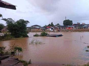 Sungai Golok Lepasi Paras Bahaya