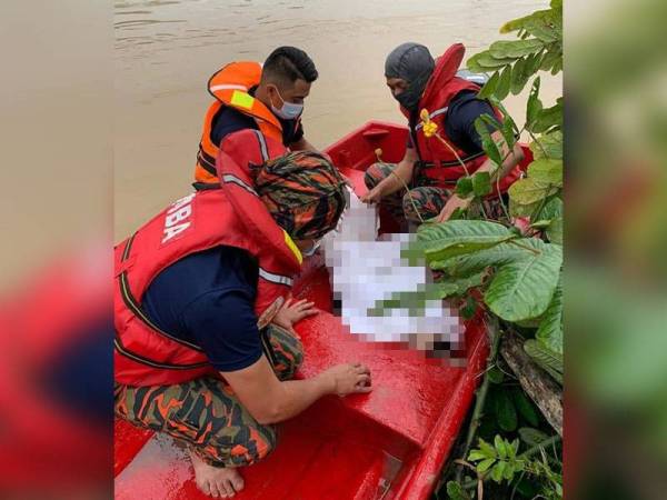 Mayat mangsa ditemukan kira-kira satu kilometer dari lokasi kejadian. - Foto: IHSAN JBPM