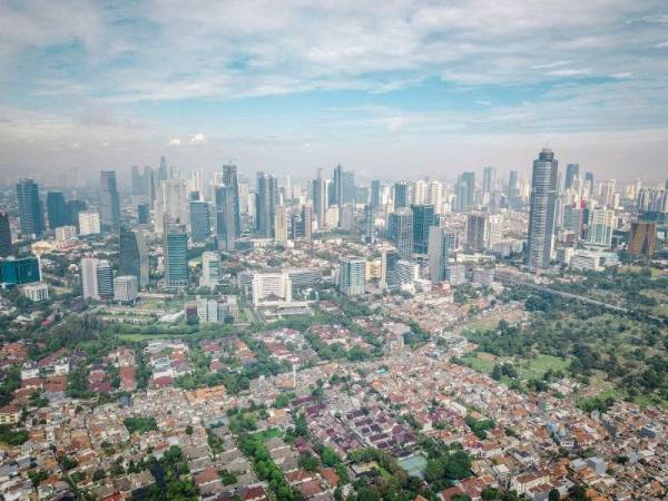 Jakarta menjadi provinsi yang mencatatkan kes positif keseluruhan tertinggi di republik itu dengan 136,861 kes. Foto 123RF