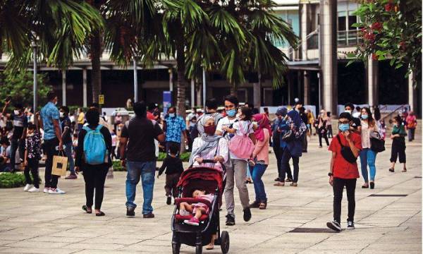 Menurut laporan terkini Khazanah Research Institute (KRI), tahap kesihatan rakyat Malaysia bertambah baik namun tidak sekata. (Gambar hiasan) - Foto Bernama