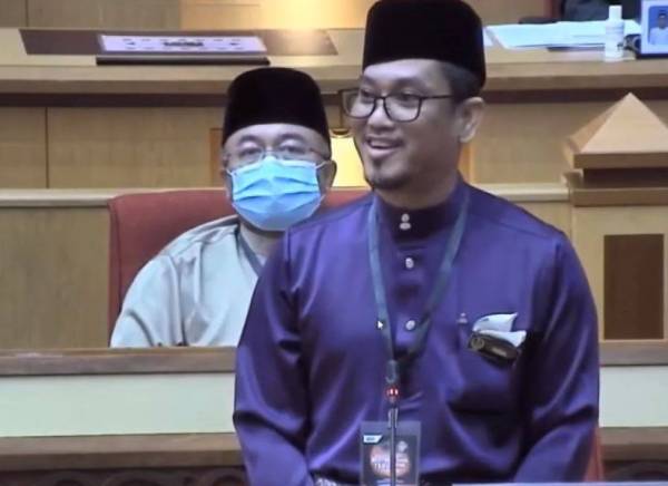 Ahmad Faizal ketika berucap dalam Sidang DUN Perak, sebentar tadi.