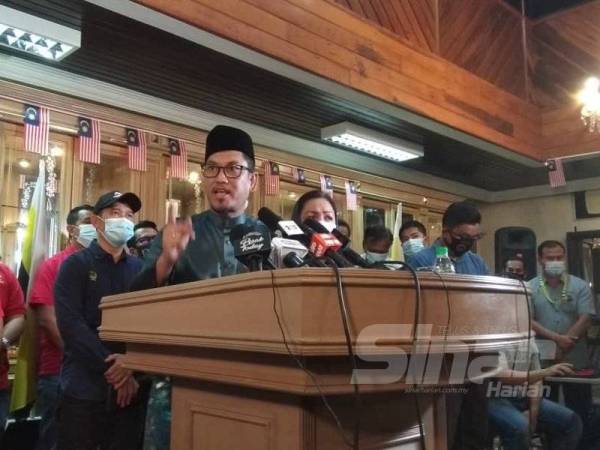 Ahmad Faizal umum letak jawatan Menteri Besar Perak sebentar tadi.