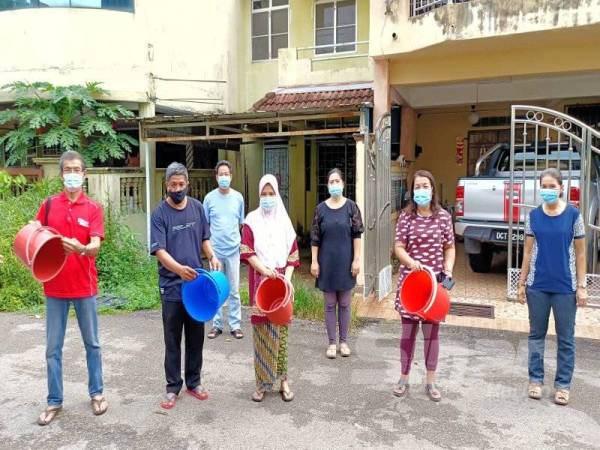 Penduduk di kawasan perumahan Cina, Taman Rantau Jaya, Rantau Panjang mendakwa mereka sering berdepan masalah gangguan bekalan air bersih.