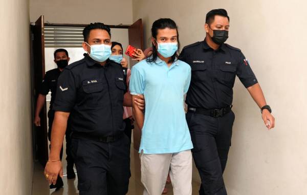 Syed Shah Iqmal Syed Mohammad Shaiful atau dikenali ramai sebagai Da’i Syed hari ini dibebaskan selepas melunaskan bayaran ikat jamin berjumlah RM35,000 di Mahkamah Shah Alam dan Mahkamah Petaling Jaya. Foto fail Bernama