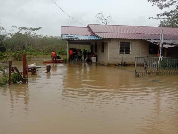 Keadaan banjir di Kampung Serdang dan Kampung Delong di Dungun. Foto: Ihsan Bomba Dungun