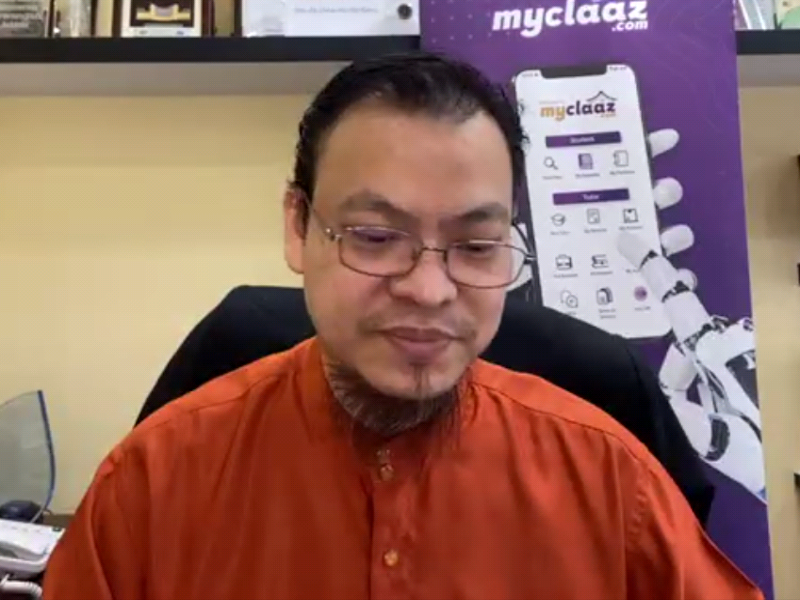 Zaharudin berkongsi ilmu pada Webinar Bisnes & Usahawan Era Digital dan Covid yang disiarkan secara langsung menerusi aplikasi Zoom pada Ahad.