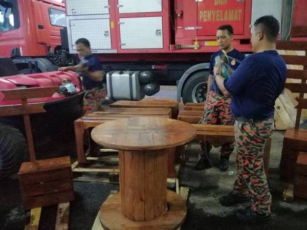 Perabot palet hasil kerja tangan abang bomba