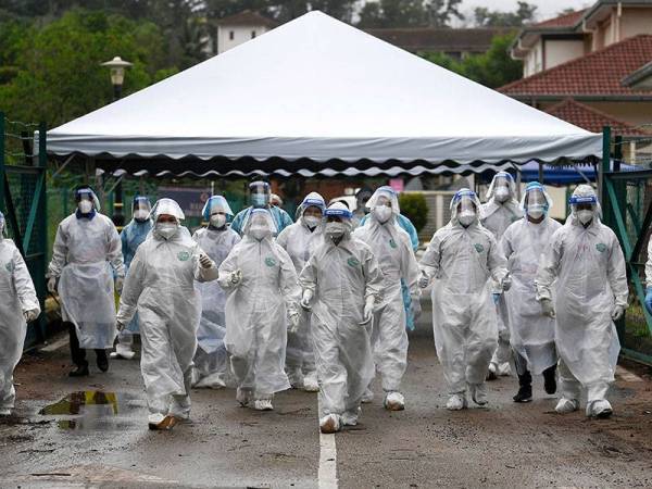  Memasuki hari kedua 2021, sembilan kluster baharu berkaitan Covid-19 dikenal pasti dalam tempoh 24 jam lepas dengan lima daripadanya melibatkan kluster tempat kerja. Gambar hiasan.