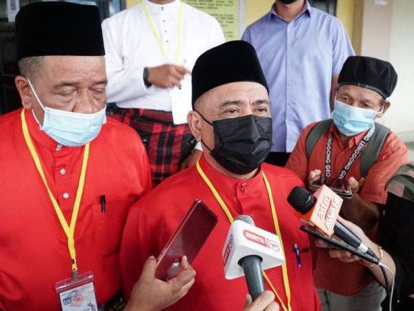 Saarani ditemui pemberita selepas merasmikan Mesyuarat UMNO Bahagian Lenggong di Dewan Besar Maktab Rendah Sains Mara (MRSM) Gerik pada Ahad.