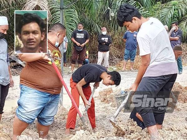 Umar Iskandar (tengah) membantu proses pengebumian arwah bapanya, Zulkarnain Hitam di Tanah Perkuburan Kampung Mat Kilau, Jerantut pada Isnin. Gambar kecil: Ukai Iskandar, masih belum ditemukan selepas dihanyutkan arus deras di Sungai Puas pada Ahad.