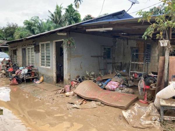 Santai Walau Rumah Berlumpur