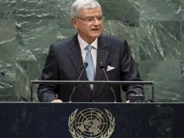 Volkan Bozkir menyatakan perasaan bimbang ekoran kejadian bangunan Capitol di Washington, Amerika Syarikat diserbu oleh para penyokong Presiden Donald Trump pada Rabu. - Foto AFP 