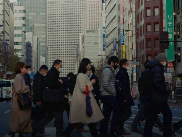 Kerajaan Jepun mengisytiharkan darurat selama satu bulan bermula Jumaat di Tokyo dan tiga wilayah sekitarnya berikutan peningkatan kes Covid-19 selepas cadangan pengisytiharannya diluluskan oleh panel penasihat. Foto Reuters