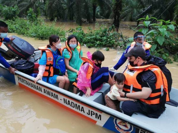 Pelancong yang terkandas di Taman Negara berjaya dibawa keluar.