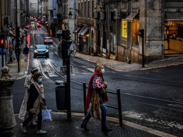 Bandar raya Lisbon tidak terkecuali akan dikenakan perintah 'lockdown'bermula esok. - Foto AFP