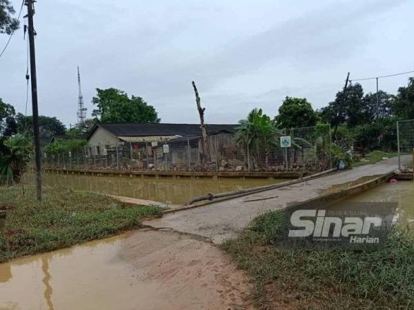 Banjir yang melanda Kampung Sepakat Baru, Skudai, Johor Bahru, mulai surut pada Rabu selepas cuaca bertambah baik.